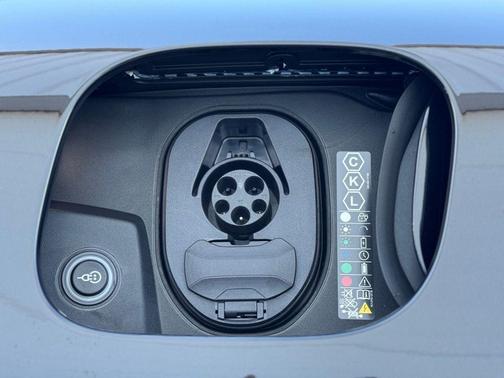 2025 Porsche Macan 4S