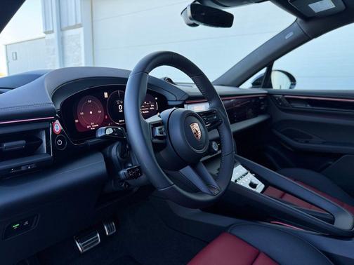 2025 Porsche Macan 4S