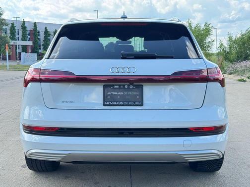 Glacier White 2019 Audi e-tron Premium Plus