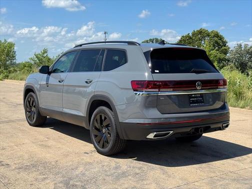 2025 Volkswagen Atlas 2.0T SE w/Technology 4MOTION