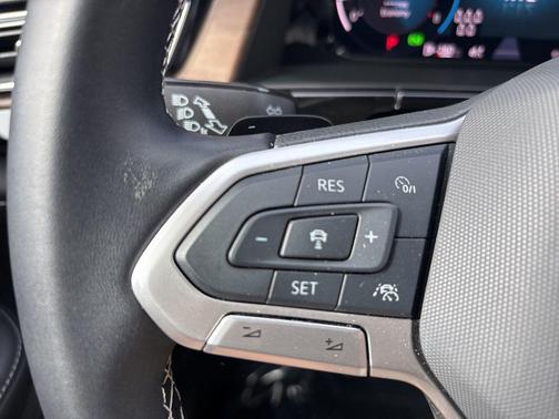 2025 Volkswagen Atlas 2.0T SE w/Technology 4MOTION