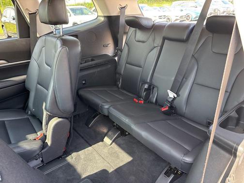 Everlasting Silver 2022 Kia Telluride S