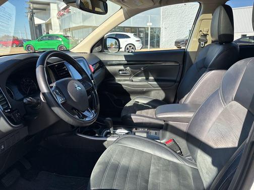 2020 Mitsubishi Outlander SE