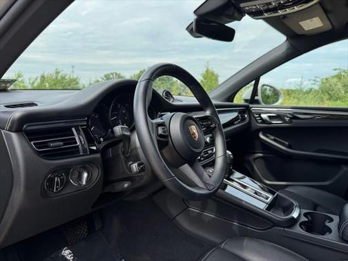 2024 Porsche Macan Base