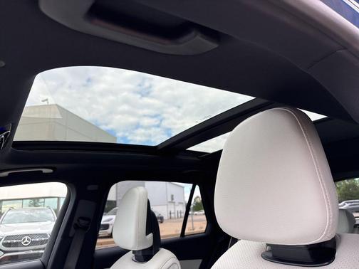 2025 Mercedes-Benz GLC 350e Base