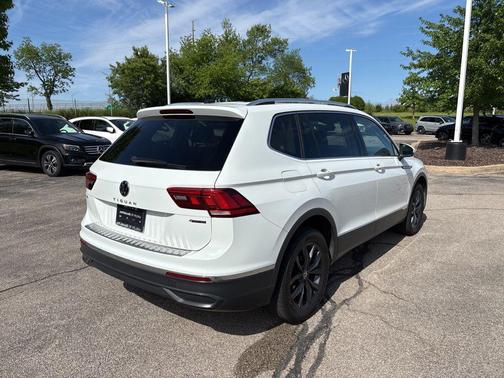 Pure White 2022 Volkswagen Tiguan 2.0T SE 4MOTION