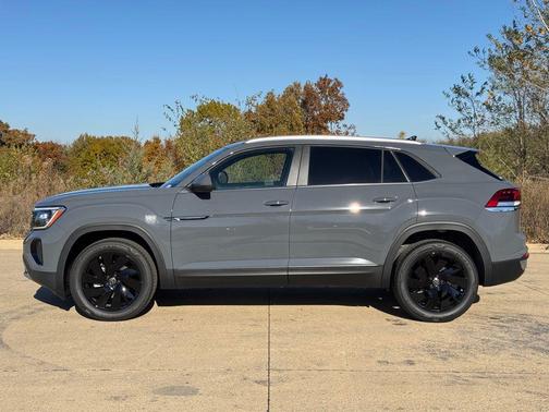 2026 Volkswagen Atlas Cross Sport 2.0T SE w/Technology 4MOTION