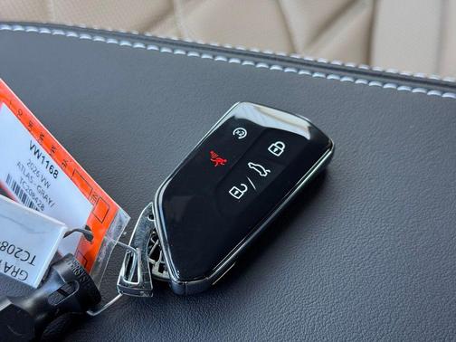 2026 Volkswagen Atlas Cross Sport 2.0T SE w/Technology 4MOTION