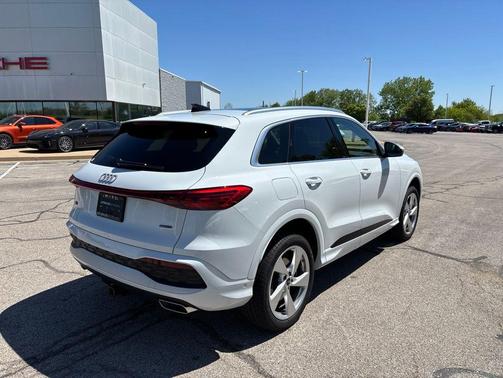 Glacier White 2025 Audi Q5 2.0T Premium Plus