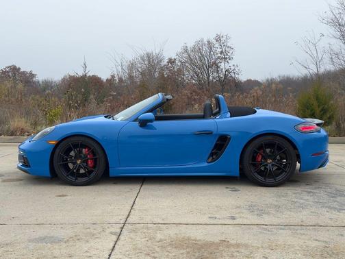 2024 Porsche 718 Boxster S