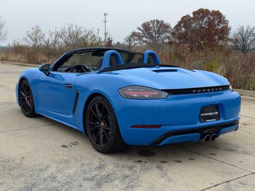 2024 Porsche 718 Boxster S