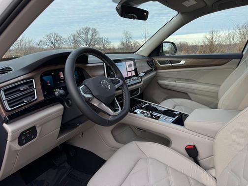 2026 Volkswagen Atlas 2.0T SE w/Technology 4MOTION