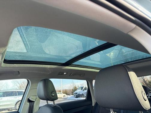 2025 Volkswagen Taos 1.5T SE Black