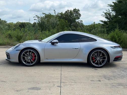 2020 Porsche 911 Carrera 4S