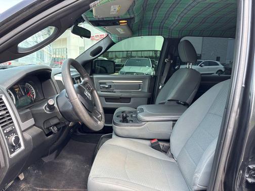 2019 RAM 1500 SLT