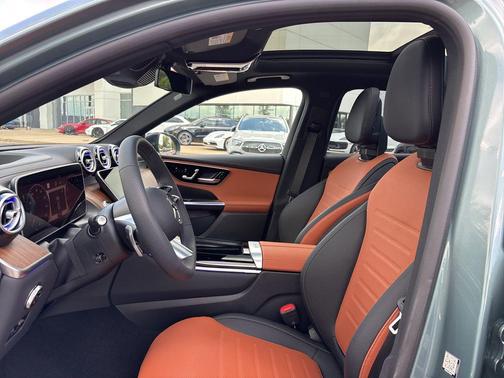 2025 Mercedes-Benz GLC 300 4MATIC