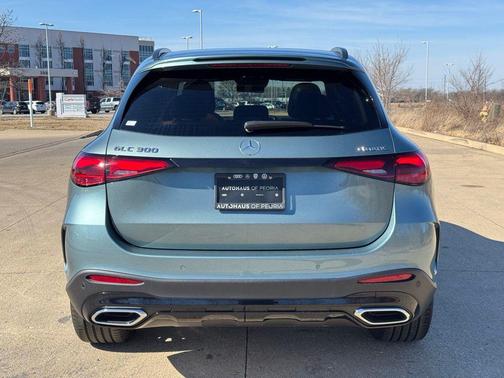 2025 Mercedes-Benz GLC 300 4MATIC