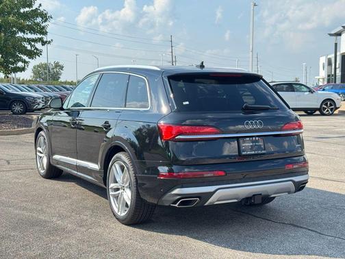 2025 Audi Q7 55 Premium Plus