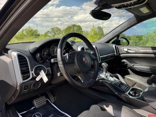 2013 Porsche Cayenne GTS