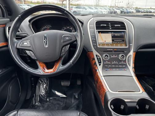 White Platinum 2018 Lincoln MKX Reserve