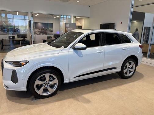 2025 Audi Q5 Premium Plus