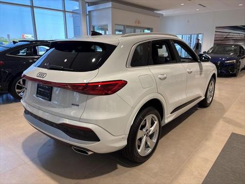 2025 Audi Q5 Premium Plus