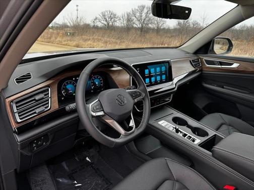 2025 Volkswagen Atlas 2.0T SE