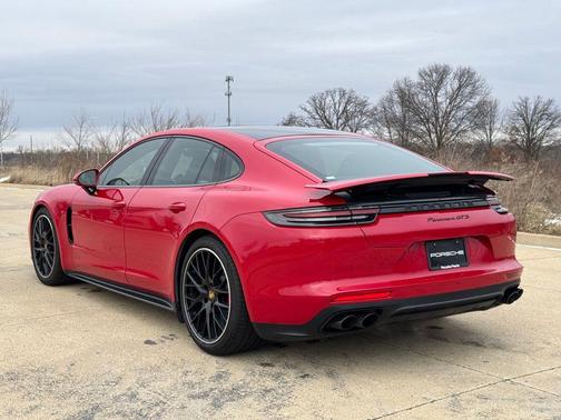 2019 Porsche Panamera GTS