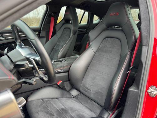 2019 Porsche Panamera GTS