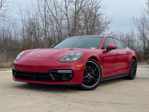 2019 Porsche Panamera GTS
