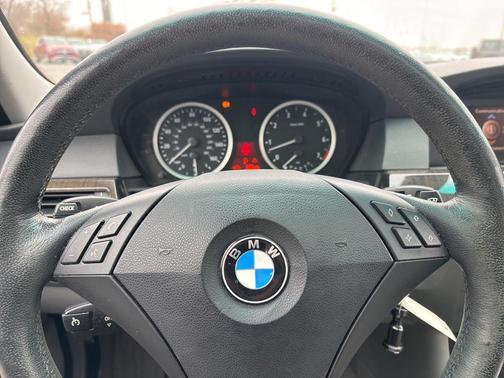 2005 BMW 525 525i