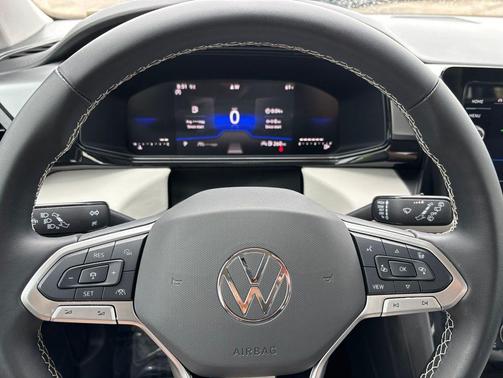 Deep Black 2025 Volkswagen Taos 1.5T S