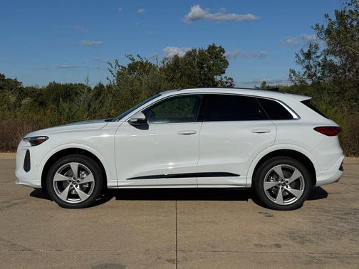 2025 Audi Q5 Premium Plus TFSI quattro S tronic