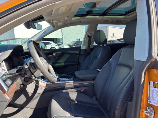 2023 Audi Q8 55 Premium Plus