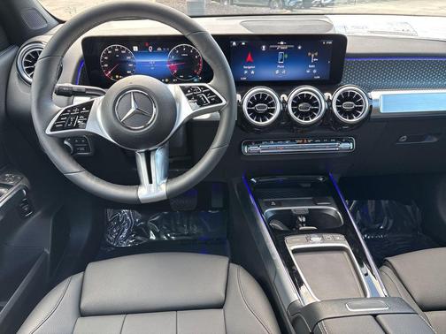 2025 Mercedes-Benz GLB 250 4MATIC