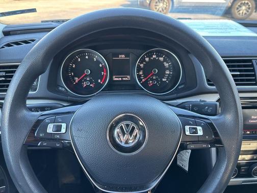 2016 Volkswagen Passat 1.8T S