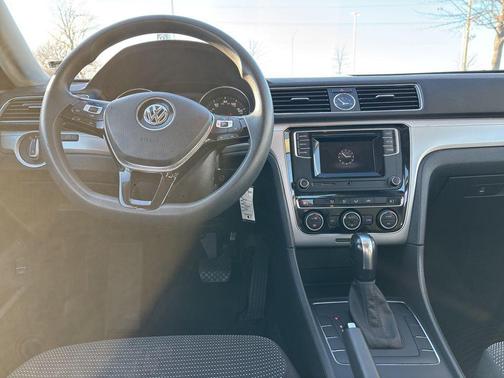2016 Volkswagen Passat 1.8T S