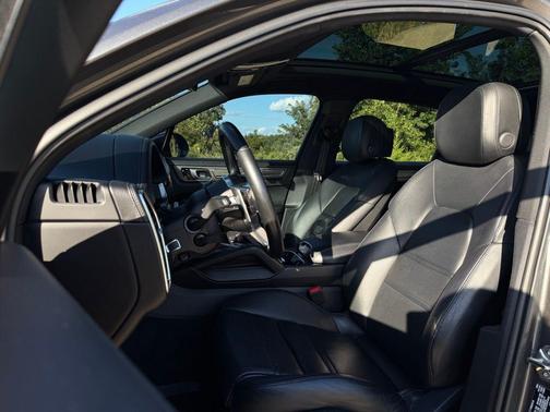 2021 Porsche Cayenne S