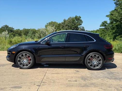 2018 Porsche Macan Turbo w/Performance Package