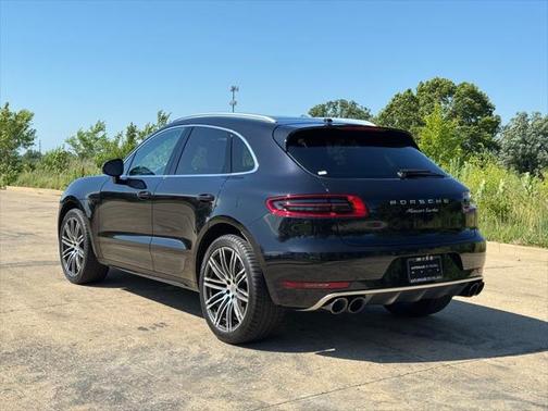 2018 Porsche Macan Turbo w/Performance Package