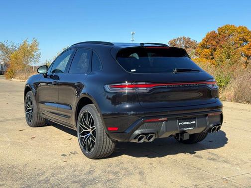 2026 Porsche Macan 