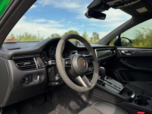 2025 Porsche Macan GTS