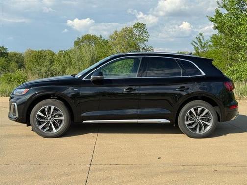 2022 Audi Q5 45 S line Premium