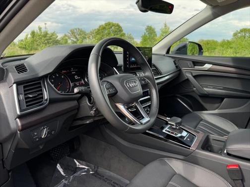 2022 Audi Q5 45 S line Premium
