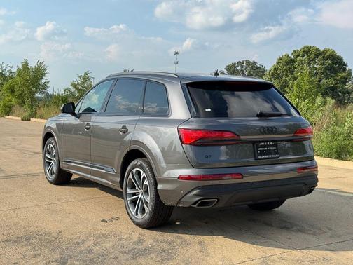 2025 Audi Q7 45 Premium