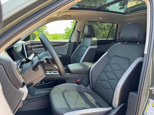 2025 Volkswagen Atlas 2.0T Peak Edition
