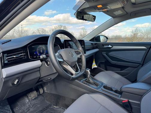 2025 Volkswagen Jetta 1.5T SE