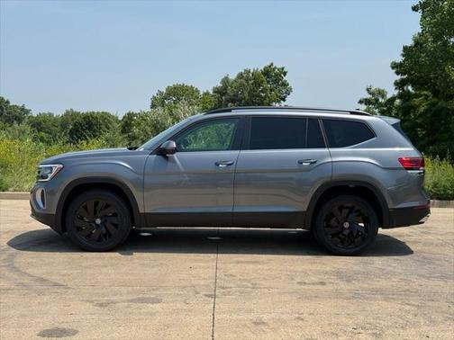 2025 Volkswagen Atlas 2.0T SE w/Technology 4MOTION