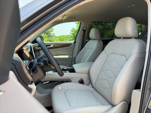 2025 Volkswagen Atlas 2.0T SE w/Technology 4MOTION