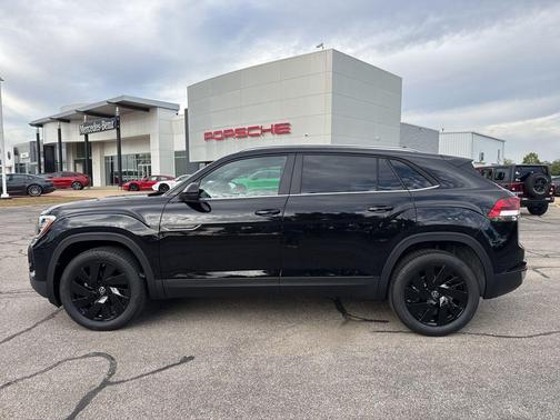 2026 Volkswagen Atlas Cross Sport 2.0T SE w/Technology 4MOTION